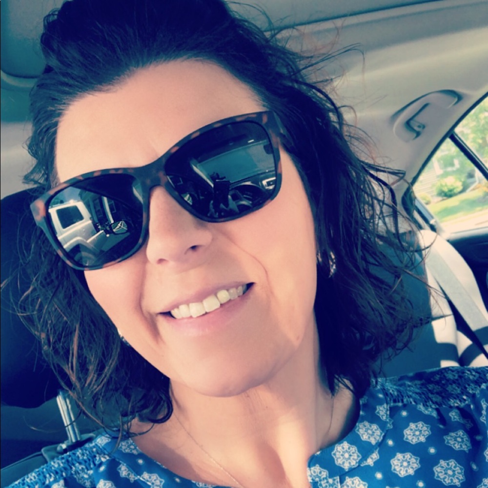 Meet your Posher, Ashley